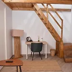 Chiaia 100 3*