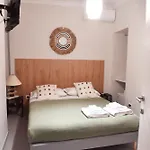 فندق مبيت وإفطار Chiaia 100 3*