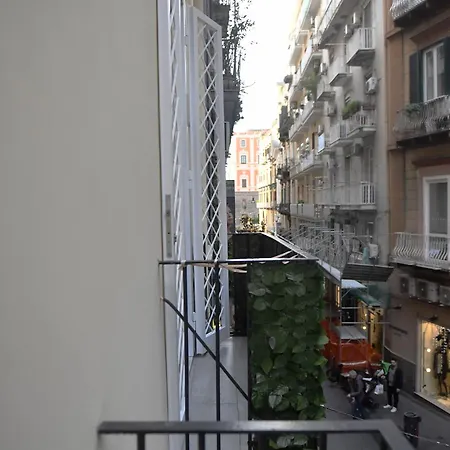 فندق مبيت وإفطار Chiaia 100