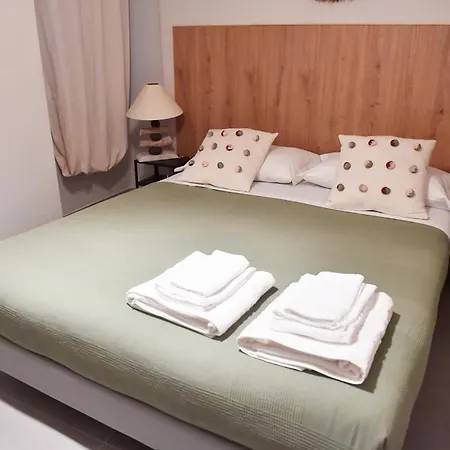 Chiaia 100 3* نابولي