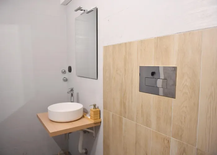 Chiaia 100 Bed & Breakfast 3*