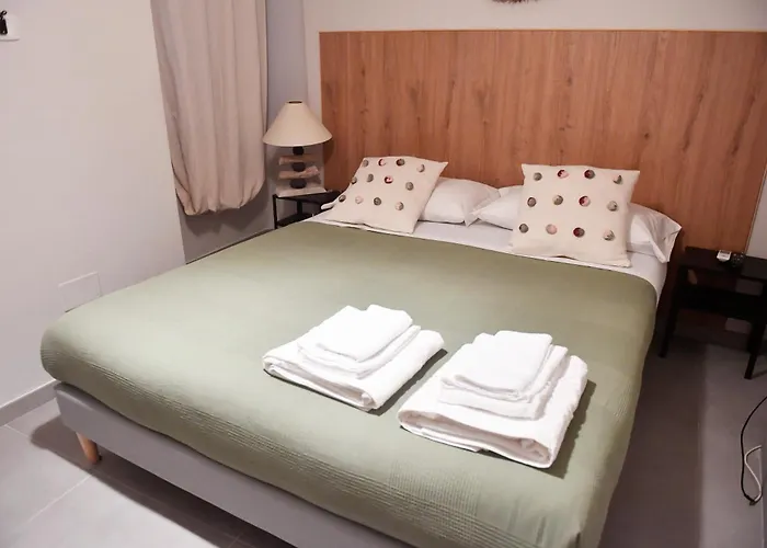 Chiaia 100 3* Napoli